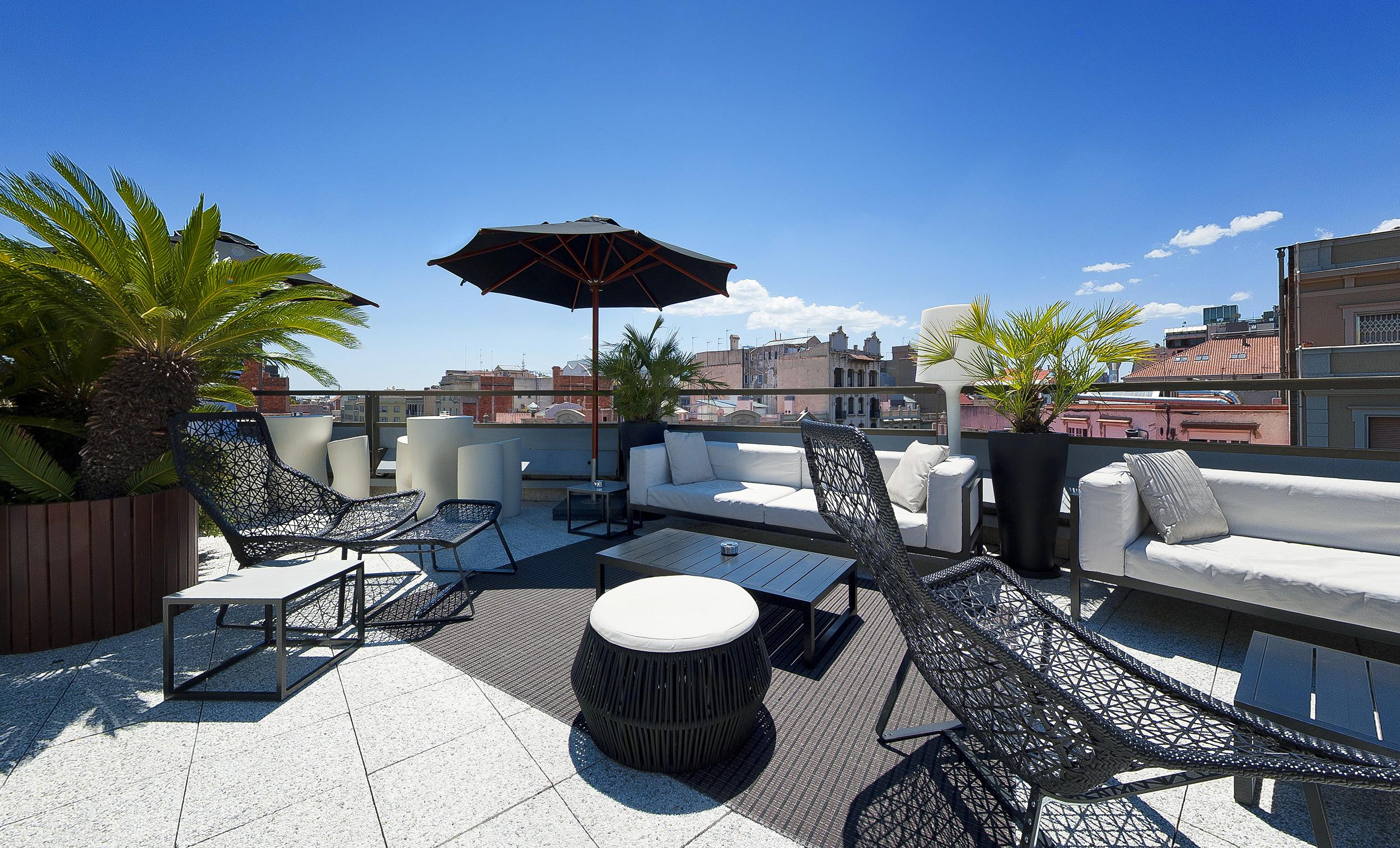 Hotel Claris & Gl, A Small Luxury Of The World