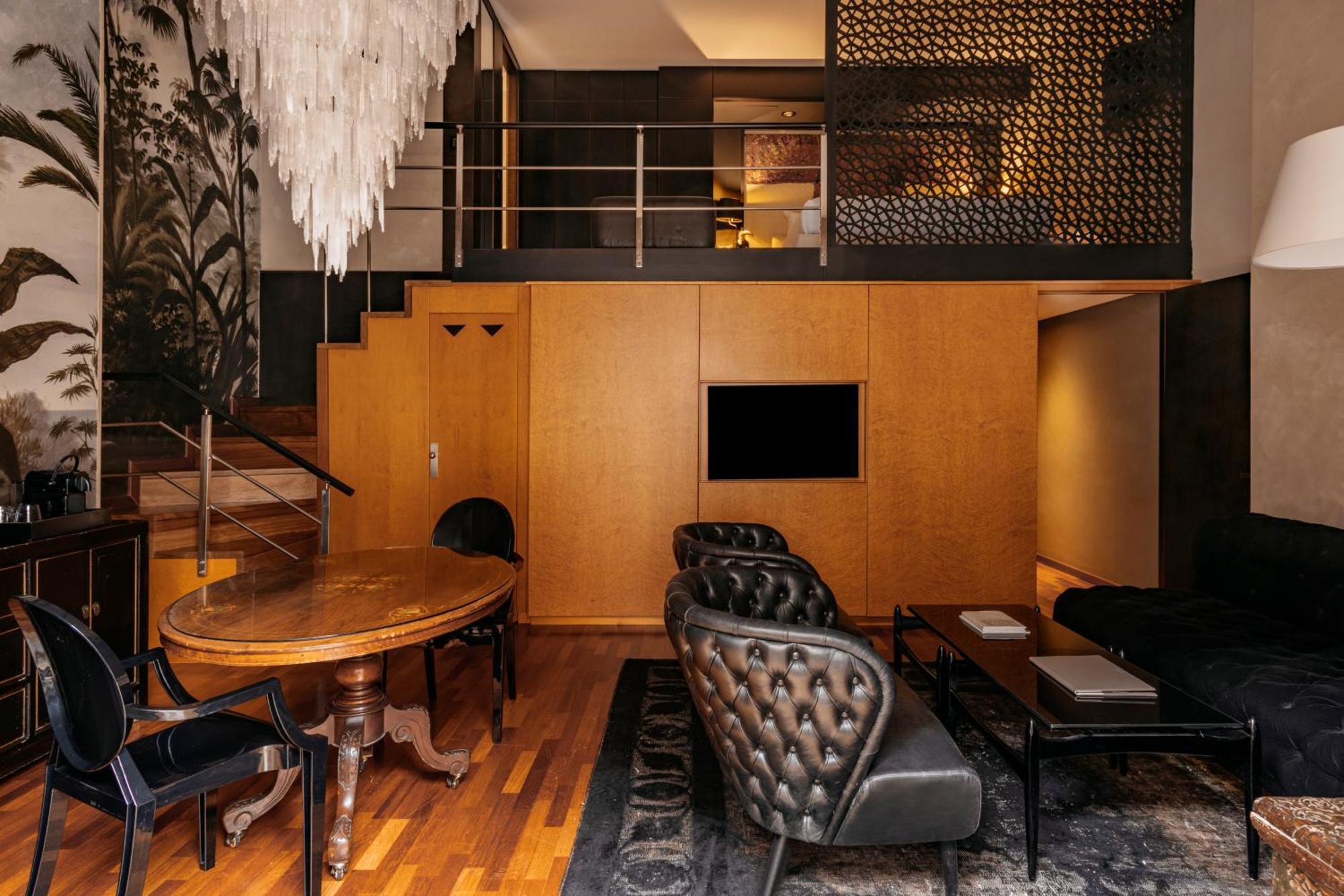 Hotel Claris & Gl, A Small Luxury Of The World
