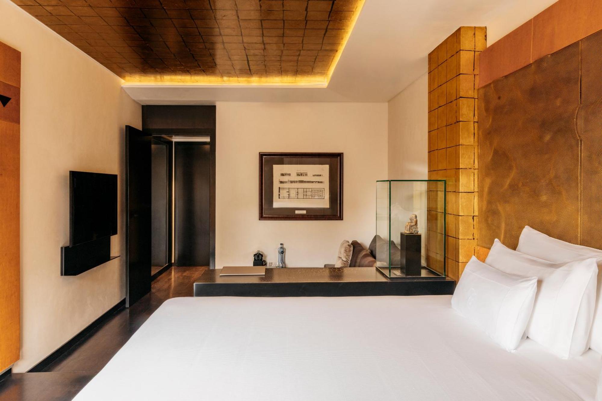 Claris & Gl, A Small Luxury Of The World Hotel 5*